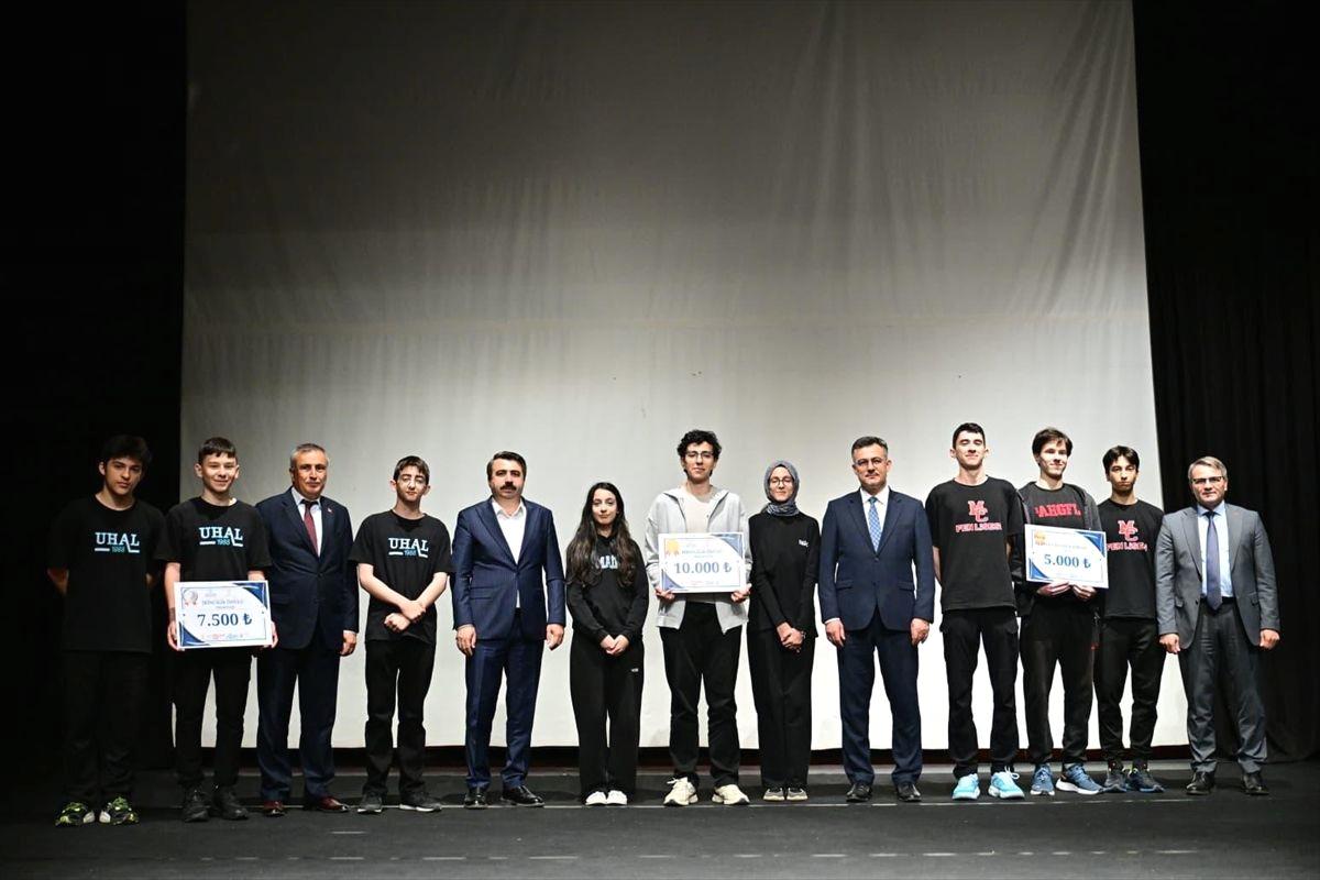 Bursa Liselerarası Veri Olimpiyatı kazananlarının detaylı listesi ve başarı öyküleri