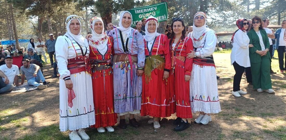 Bursa Ombor, öğrencilere gıda desteği sağlayarak eğitim faaliyetlerine katkıda bulunuyor.