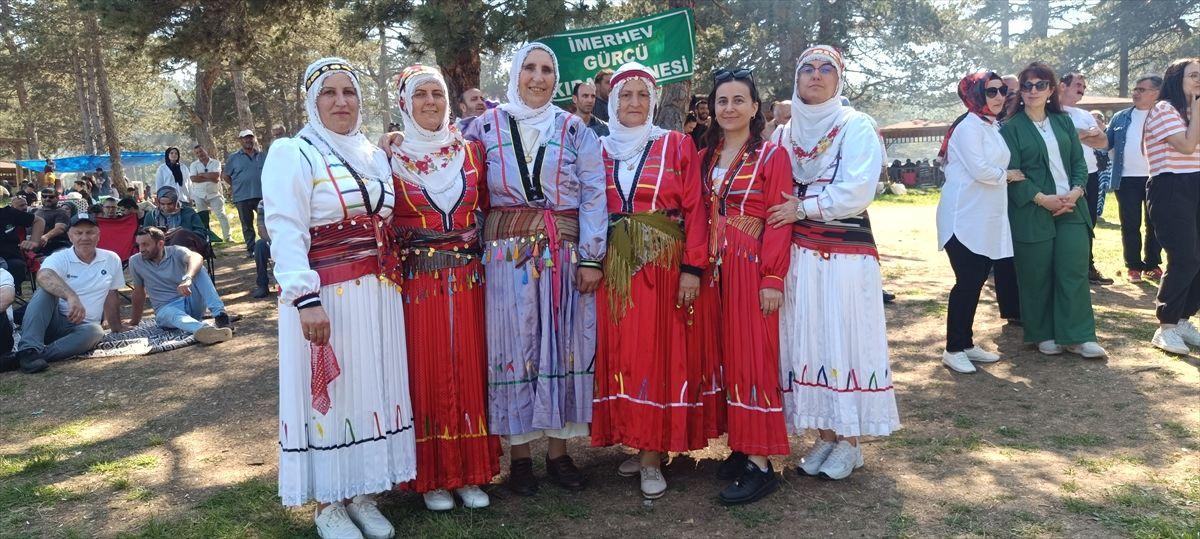 Bursa Ombor, öğrencilere gıda desteği sağlayarak eğitim faaliyetlerine katkıda bulunuyor.