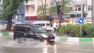 Bursa Yenişehir'de aniden bastıran şiddetli fırtına hakkında detaylı bilgi, hava