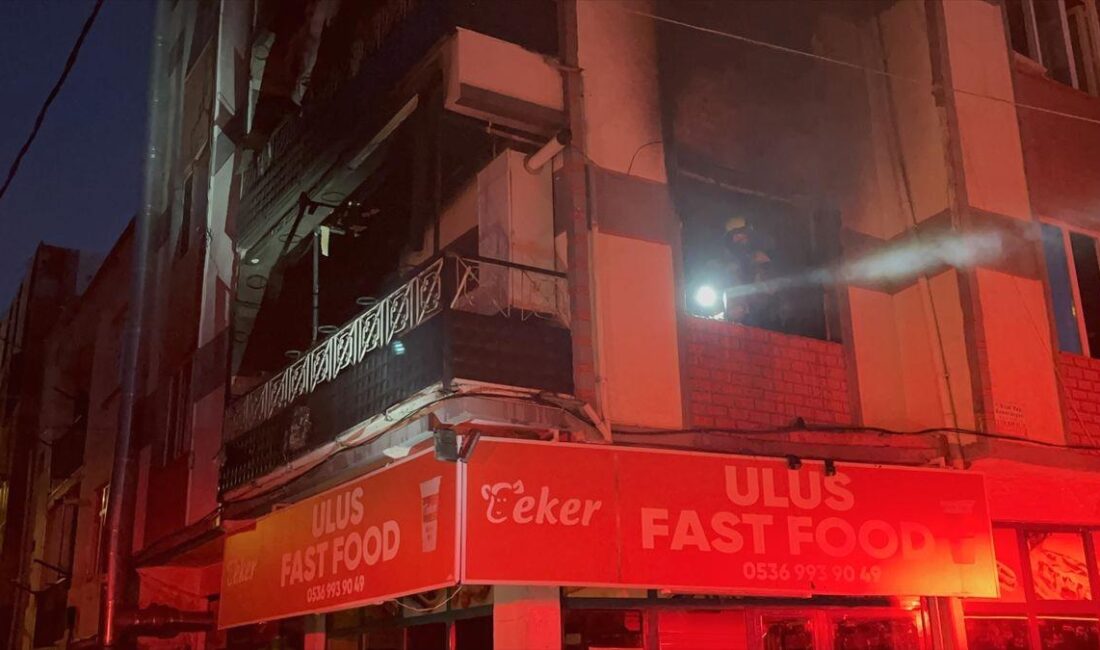 Bursa Yıldırım'da çıkan yangında 5 kişi dumandan etkilendi. Olayla ilgili