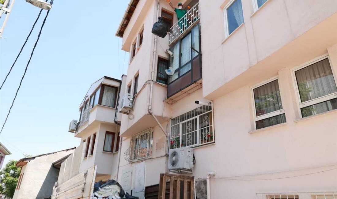 Bursa'da 20 ton çöp ihmal edilerek çevre ve halk sağlığı