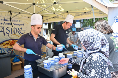 Bursa’da Aşure Dağıtımları Devam Ediyor