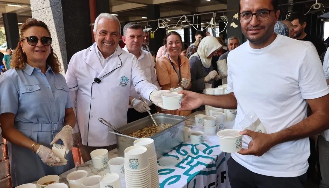 Bursa'da geleneksel aşure ikramları başladı. Milli ve dini değerlerle bezeli