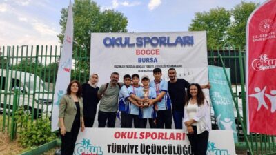 Bursa'da düzenlenen Bocce şampiyonalarıyla spor tutkunlarına heyecan dolu anlar yaşanıyor.