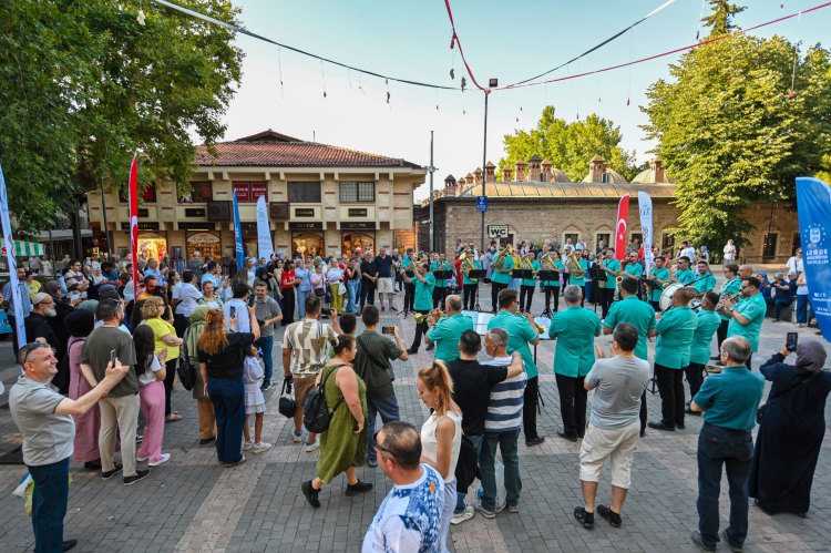 Bursa'da Büyükşehir Bandosu Konseri Heyecanı