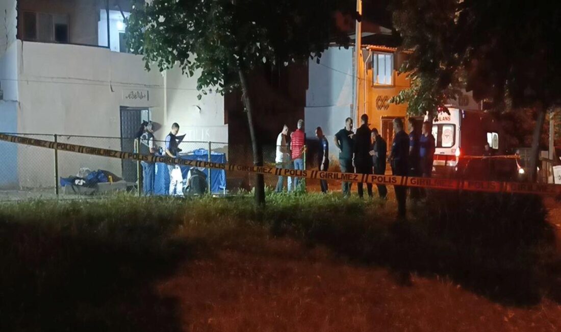 Bursa'da gerçekleşen çift cinayetinde, silahlı saldırıyla iki kişinin hayatı kaybetti.