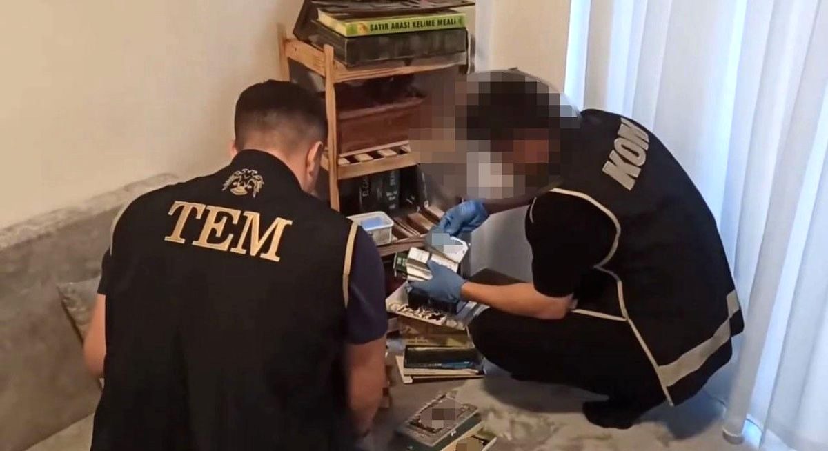 Bursa'da DEAŞ'a yönelik operasyonda 13 kişi gözaltına alındı. Güvenlik güçleri