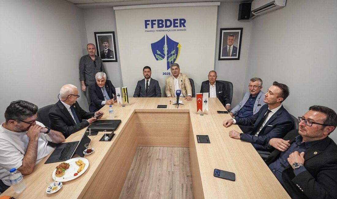 Bursa'da Fenerbahçe sevicisi Başkan adayı Safi'nin detaylarını, vizyonunu ve projelerini