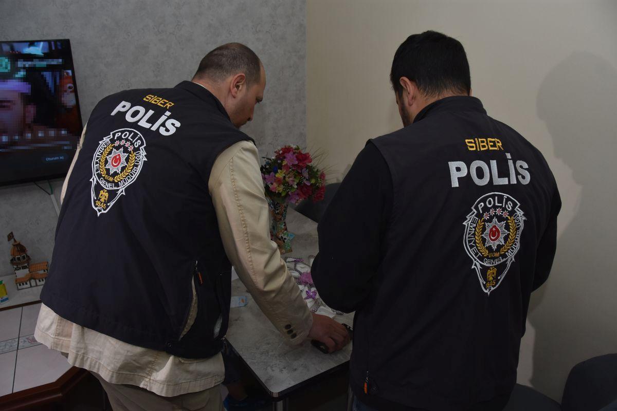Bursa'da gerçekleştirilen fuhuş operasyonunda 8 kişi gözaltına alındı. Olayla ilgili