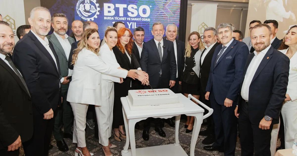 Bursa’da gerçekleşen gayrimenkul paneli, sektör uzmanlarının katılımıyla önemli bilgiler ve