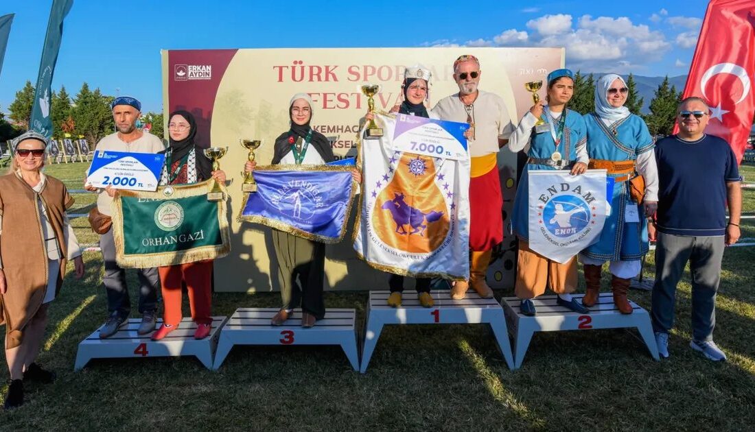 Bursa’da geleneksel okçuluk festivalimiz başladı. Tarihi ve kültürel mirasımızı yaşatan