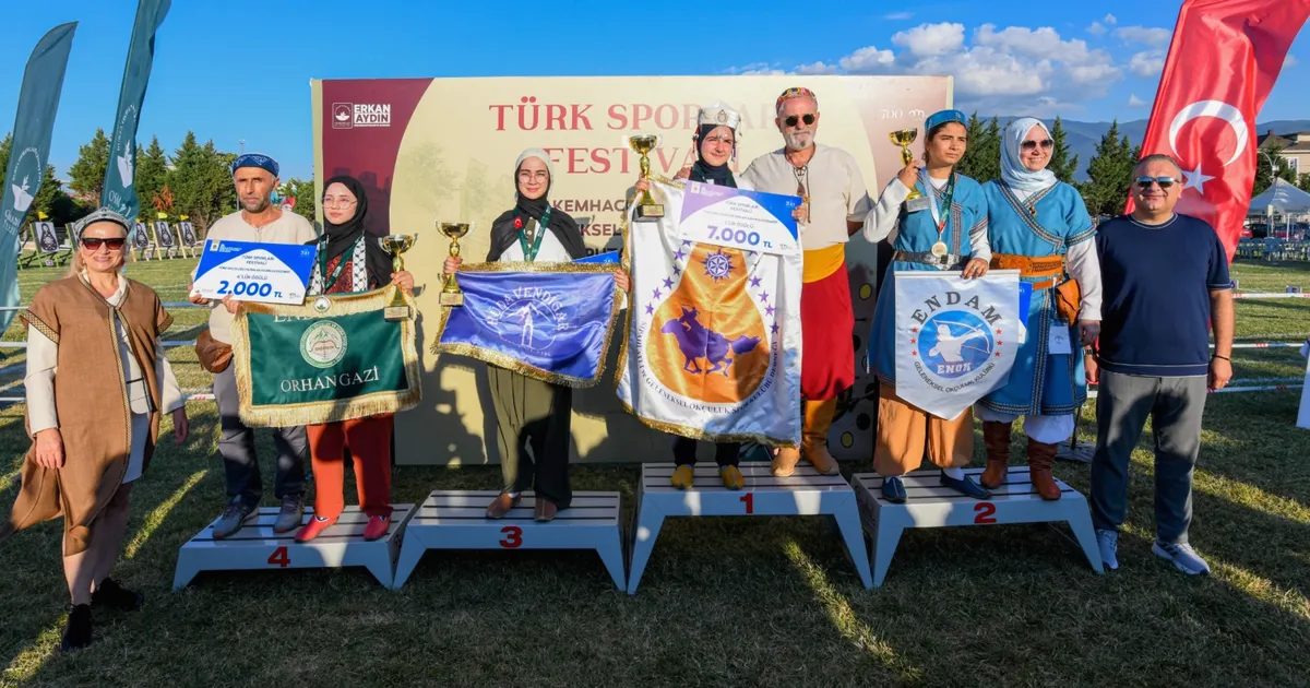 Bursa’da geleneksel okçuluk festivalimiz başladı. Tarihi ve kültürel mirasımızı yaşatan