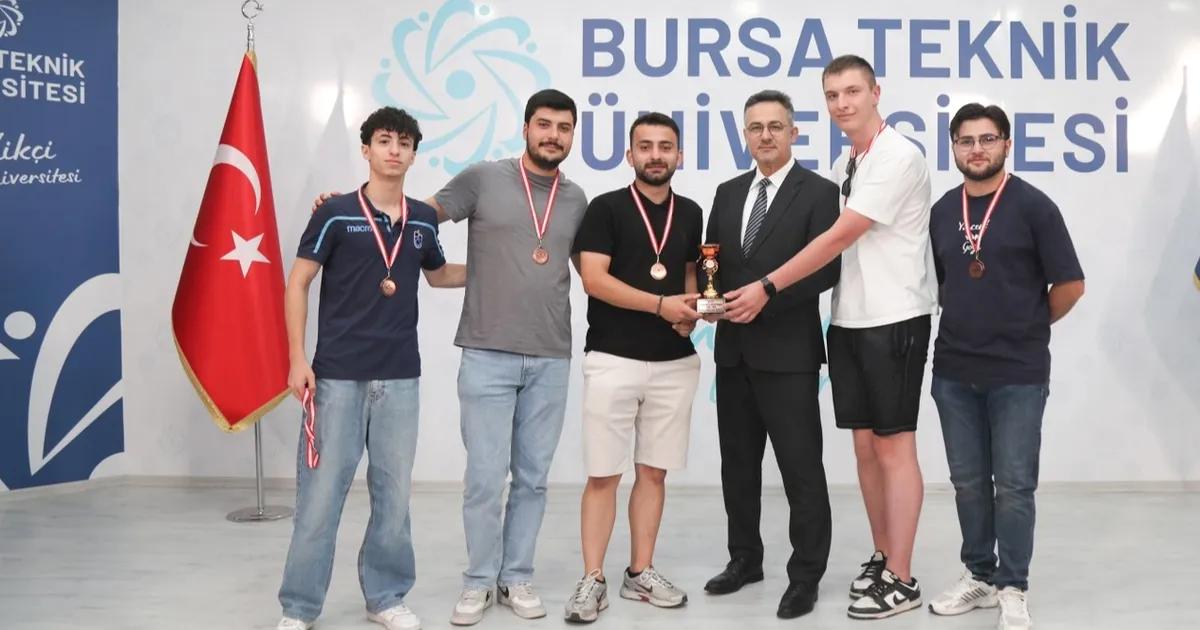 Bursa'da düzenlenen Geleneksel Spor Turnuvası ödülleri hakkında detaylı bilgiler ve
