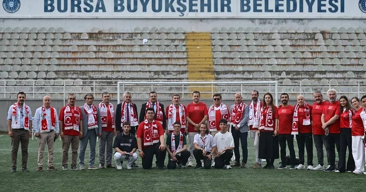 Bursa'da gençlerin azmi ve başarısı, engel tanımayan ruha örnek oluyor.