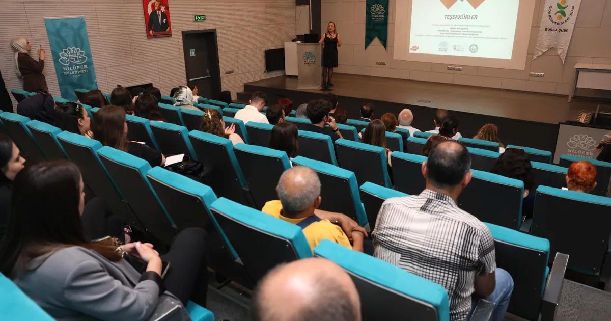 Bursa'da düzenlenen Gıda Güvenliği Semineri, sektör paydaşlarını bilgilendirmek ve standartları