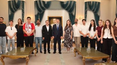 Bursa'da Güzel Sanatlar Lisesi'nin başarılarını ve sanatsal gelişimini detaylarıyla inceleyin.
