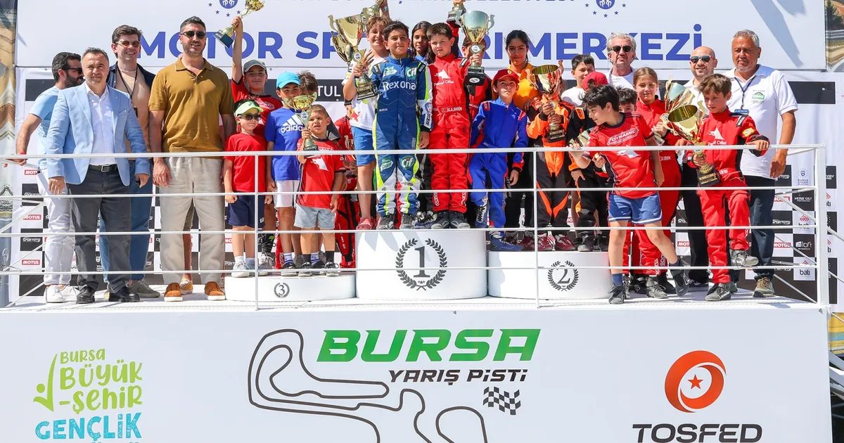 Bursa'da düzenlenen hız tutkulu spor yarışması, heyecan ve rekabet dolu