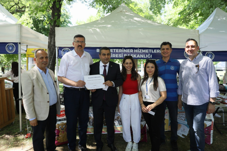 Bursa'da Huzurevi Kermesi Coşkusu