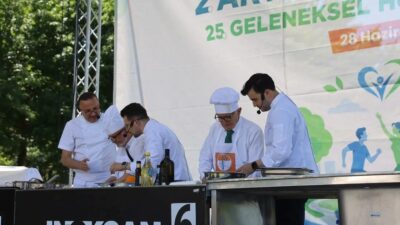 Bursa'da düzenlenen Huzurevi Kermesi ile toplum sağduyusu ve dayanışma örneği