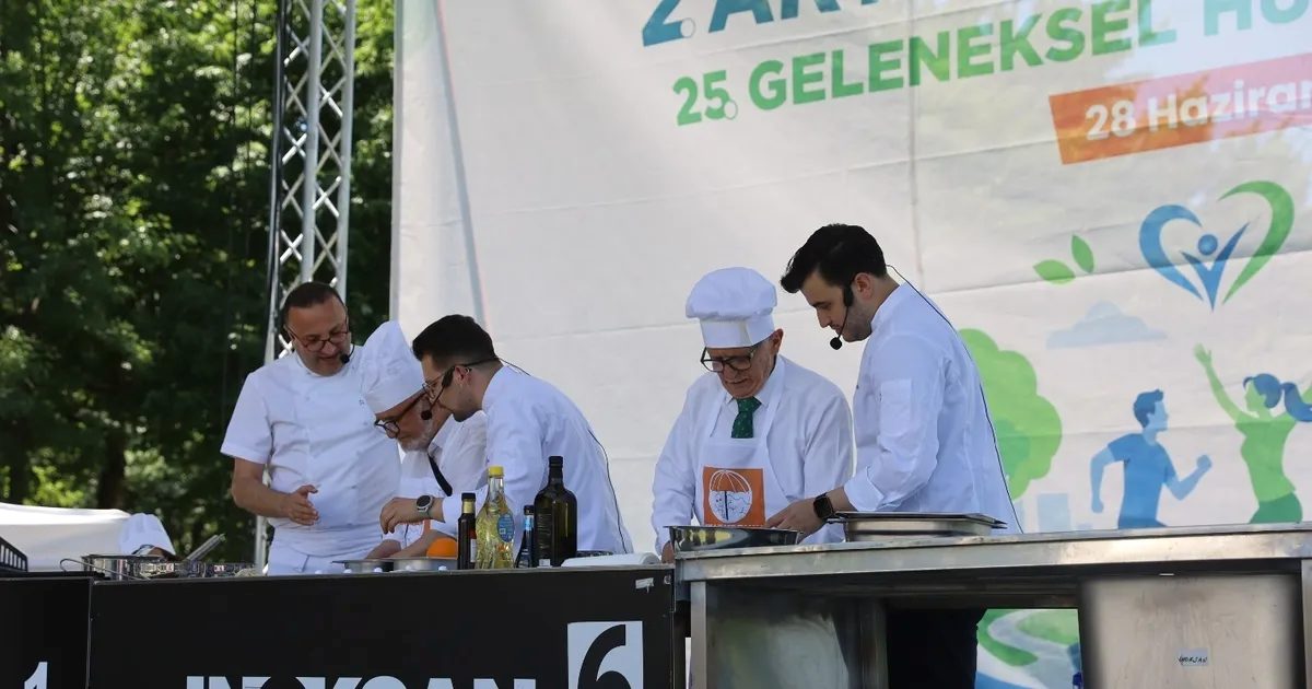 Bursa'da düzenlenen Huzurevi Kermesi ile toplum sağduyusu ve dayanışma örneği