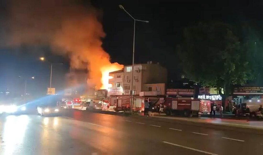 Bursa'da iki katlı bir binada çıkan yangın, ekiplere zor anlar