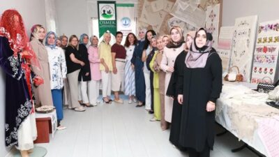 Bursa'da kadınlar için düzenlenen kurs sergisi, yetenekleri sergileme ve gelişim