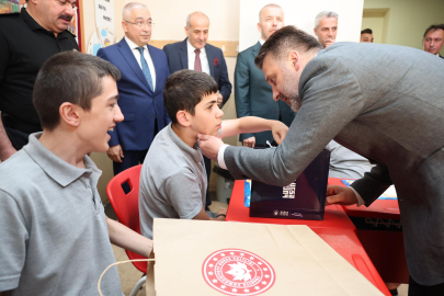 Bursa'da Karne Töreni ve Öğrencilere Tavsiyeler