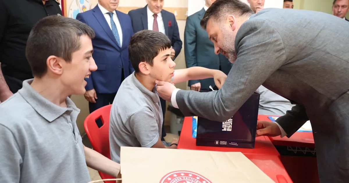 Bursa'da karne törenleri ve öğrencilere yönelik öneriler hakkında detaylar, başarıyı