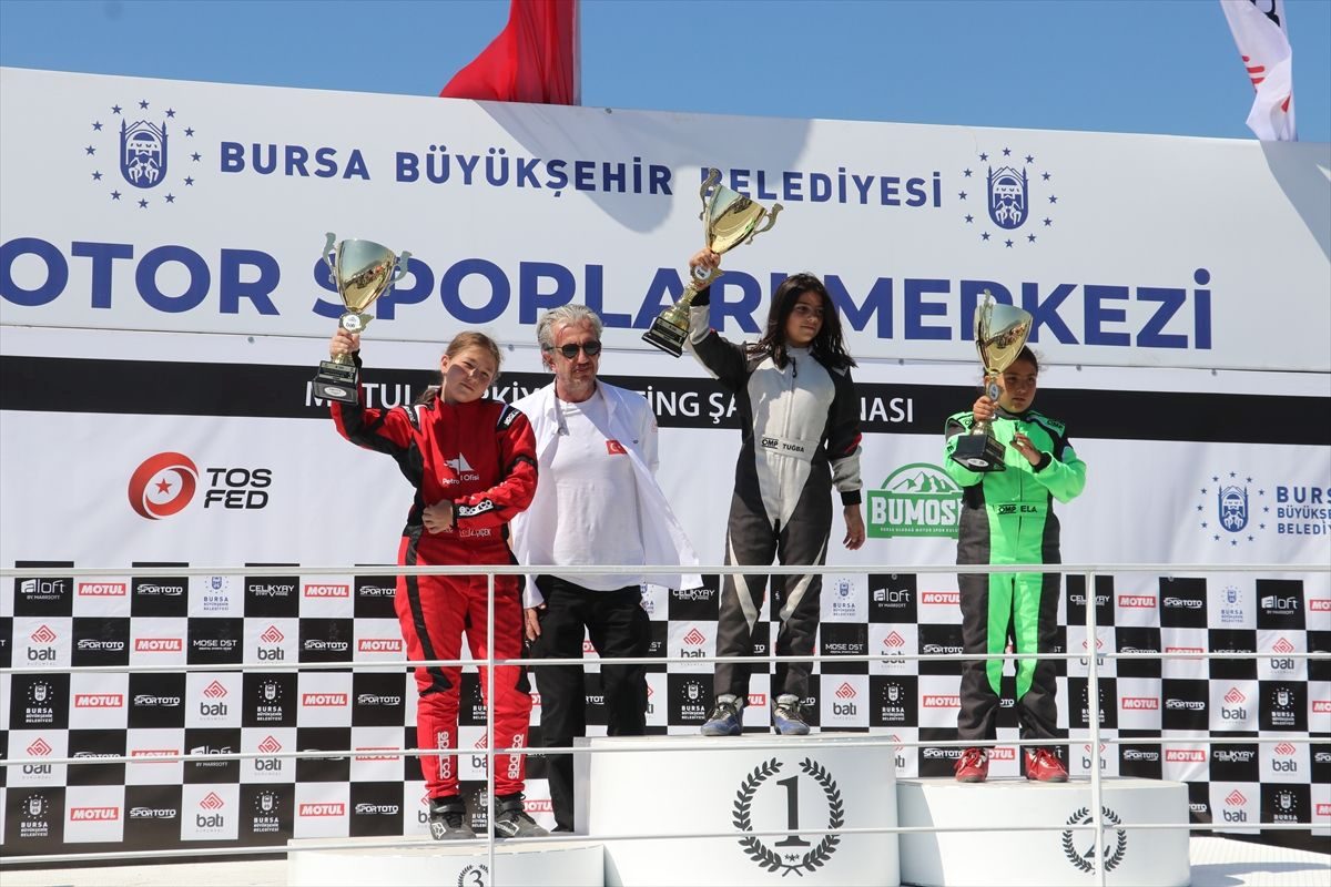 Bursa'da düzenlenen Karting Şampiyonası büyük ilgi gördü, sporseverleri ve katılımcıları