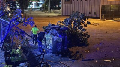 Bursa'da gerçekleşen trafik kazasında dört kişi yaralandı. Sürücü olay yerinden