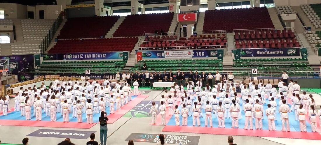 Bursa'da düzenlenen Kyokushin Karate Kupası heyecanını yakından takip edin. Müsabakaların