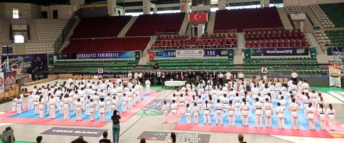 Bursa'da düzenlenen Kyokushin Karate Kupası heyecanını yakından takip edin. Müsabakaların