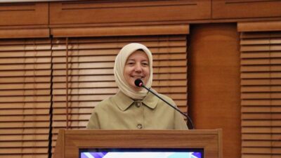 Bursa'da düzenlenen Medya ve Kadın Paneli'nde kadınların medyada yer alması