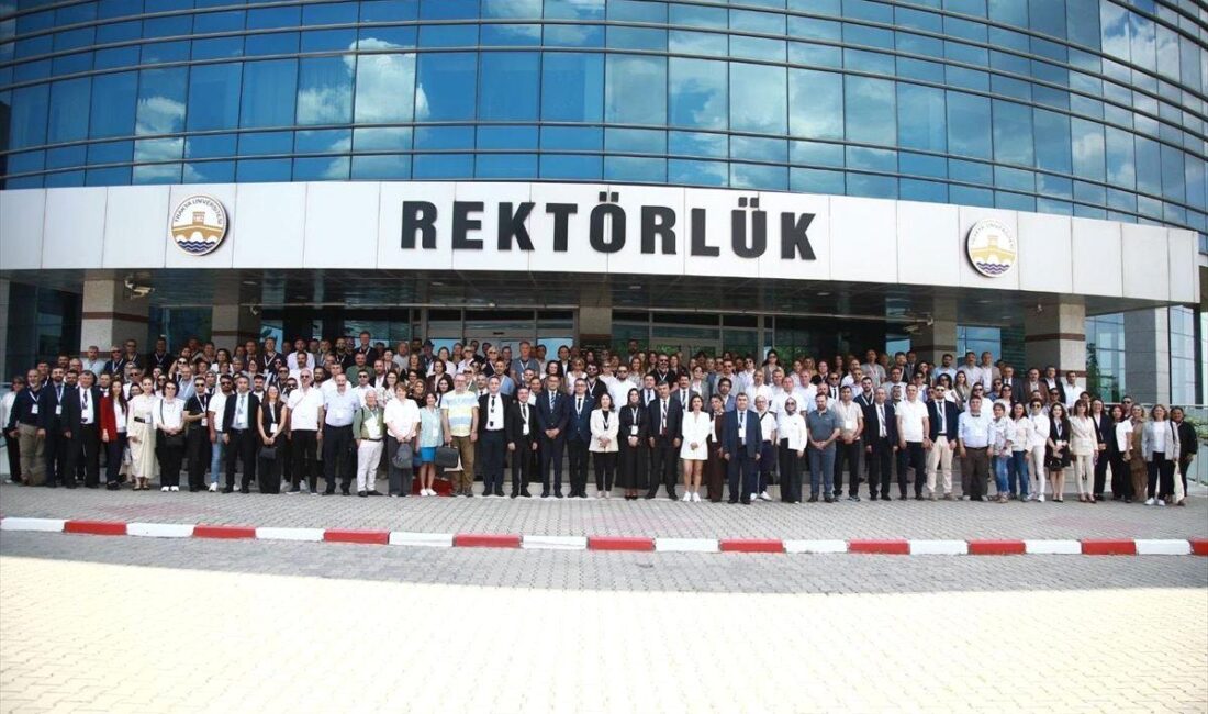 Bursa'da gerçekleştirilen Öğrenci İşleri Toplantısı, öğrenci odaklı kararlar ve planlamalar