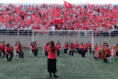 Bursa'da Öğrenci Marşı Seçildi
