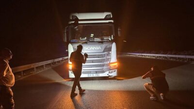 Bursa'da otomobil ve tırın çarpışması sonucu yaşanan trajik olayda ölümler