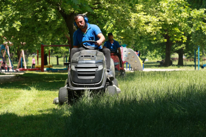 Bursa'da park bakımı yoğun şekilde devam ediyor