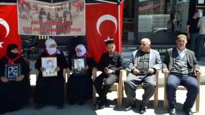 Bursa'da bir parkta çıkan yangın, kısa sürede müdahale edilerek söndürüldü.