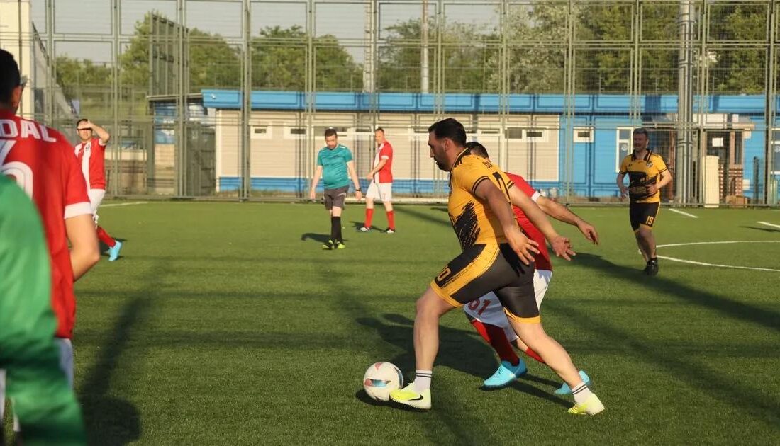 Bursa'da personel futbol turnuvası başladı. Şirket çalışanları arasında dostane ve