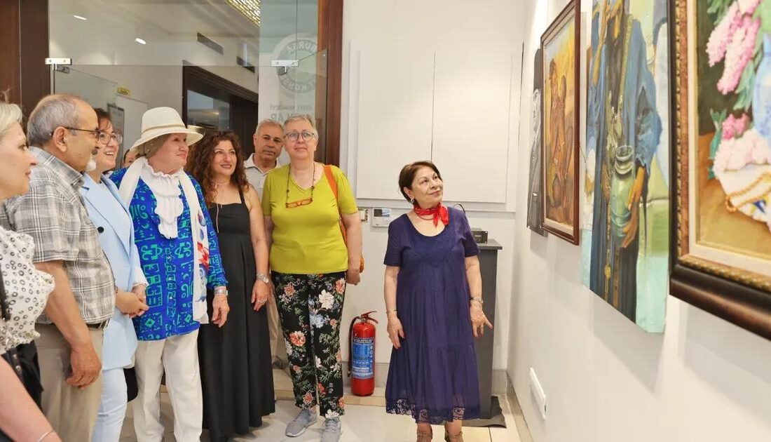 Bursa'da ressamlar sergisi açıldı. Sanatseverler, yerel ve uluslararası sanatçıların eserlerini