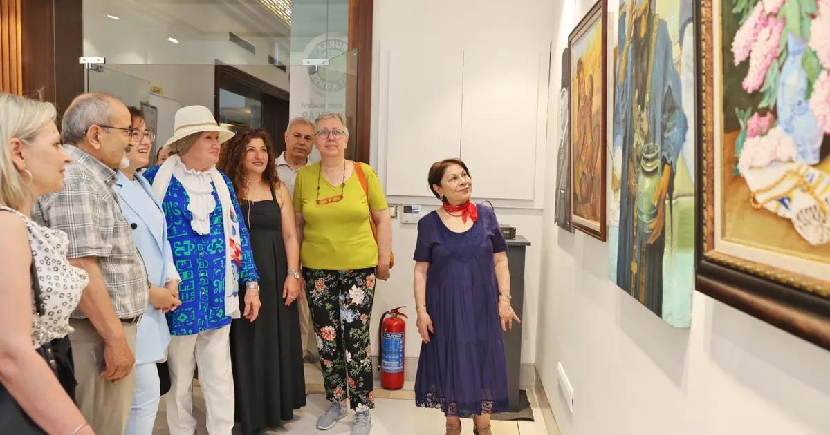 Bursa'da ressamlar sergisi açıldı. Sanatseverler, yerel ve uluslararası sanatçıların eserlerini