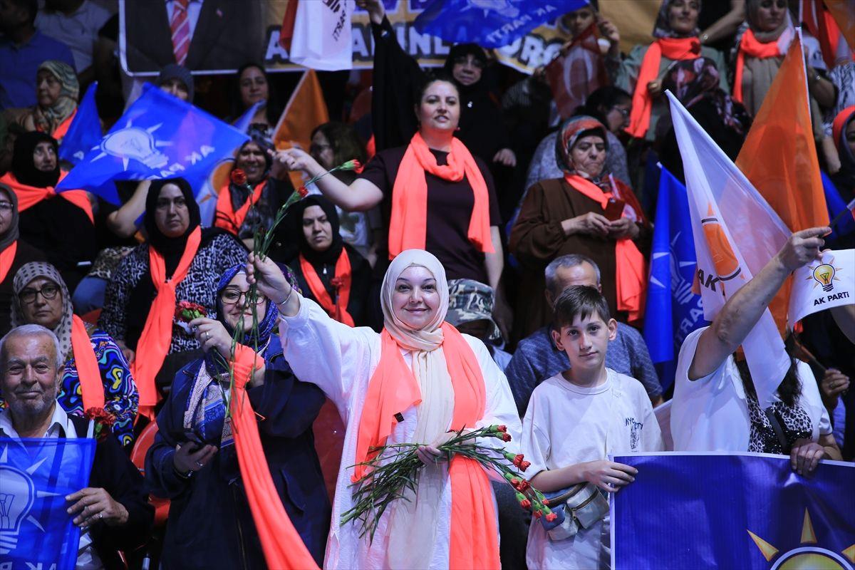 Bursa'da seçim çalışmalarında hareketlilik artarken, politikacıların stratejileri ve halkın beklentileri