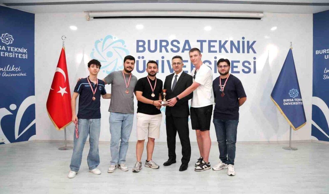 Bursa'da gerçekleşen Spor Turnuvası Ödül Töreni hakkında detaylar, ödül alanlar