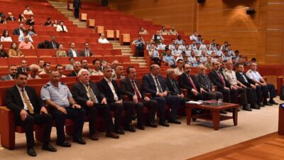 Bursa'da gerçekleştirilen tarihi konser etkinliği hakkında detaylar ve etkileşimler. Kültürel
