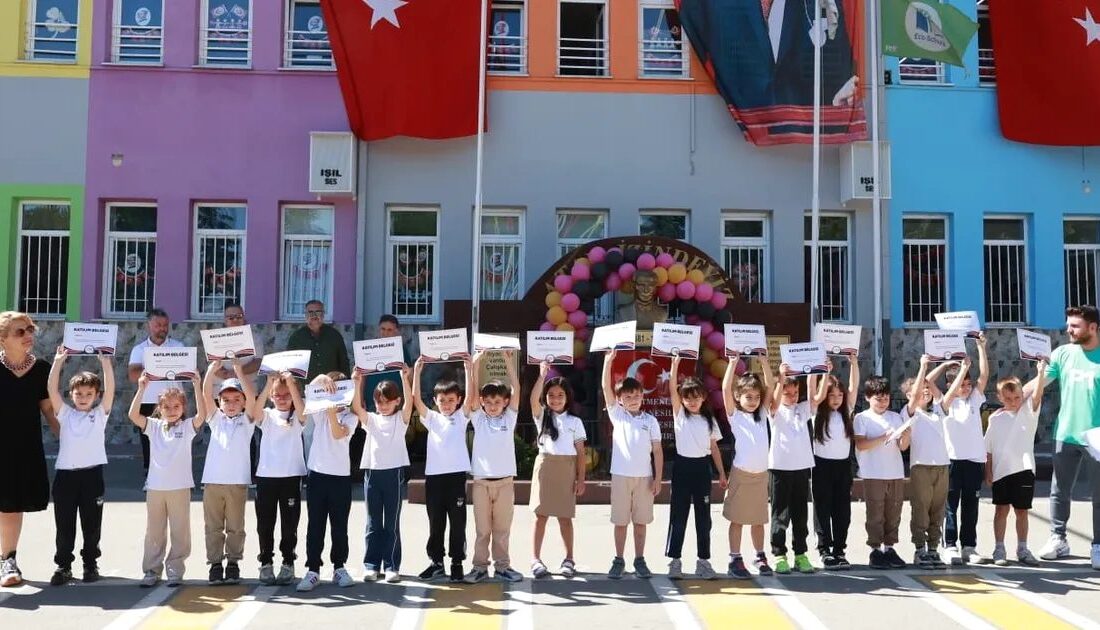 Bursa'da gerçekleştirilen tenis projesi sayesinde çocuklar sporla tanışıyor, sağlıklı yaşam