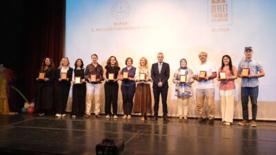 Bursa'da gerçekleştirilen tiyatro projesi, sanatseverlerin ilgisini çekmiş ve kültürel yaşamın