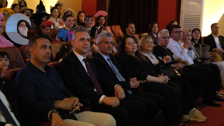 Bursa'da Tiyatro Projesiyle Gençler Sanatla Buluştu