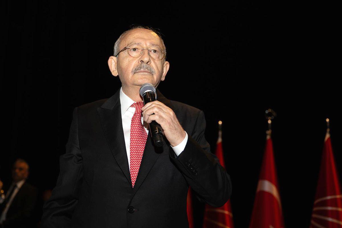 Bursa'da meydana gelen trafik kazasında 3 kişi yaralandı. Olay yerinde