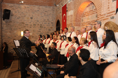 Bursa'da Türk Halk Müziği Konseri coşkulu geçti